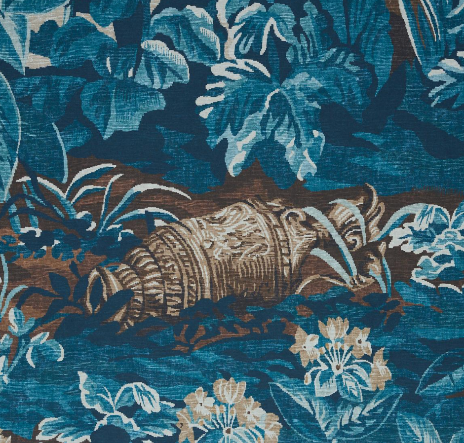 Why Do Designers Prefer Schumacher Wallpaper?
