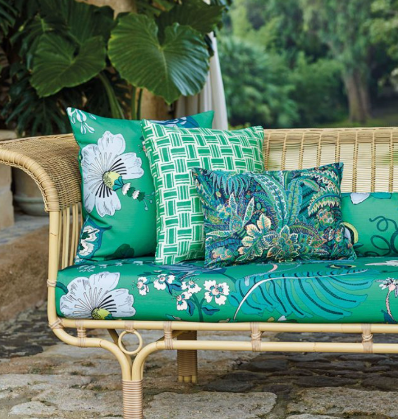 What Outdoor Fabric Is Ideal for Luxury Outdoor Use?