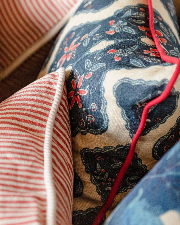 Phoenicia Batik linen fabric by Mind the Gap (FB00064), view 3