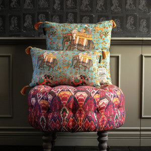 Mind The Gap Pillows HINDUSTAN Aquamarine Linen Cushion (LC40023)