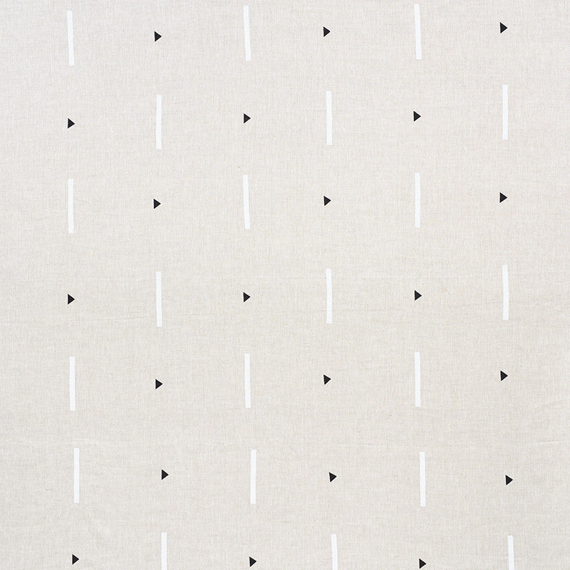 Tashmoo Black & White 177901 by Schumacher Designer Fabric CAROLINE Z HURLEY See Sample UNITED STATES OF AMERICA MEDIUM DUTY </p><p>Repeat: Horizontal: 14 1/2" (37CM) and Vertical: 36" (91CM) 57" (145CM) - Swanky Fabrics -