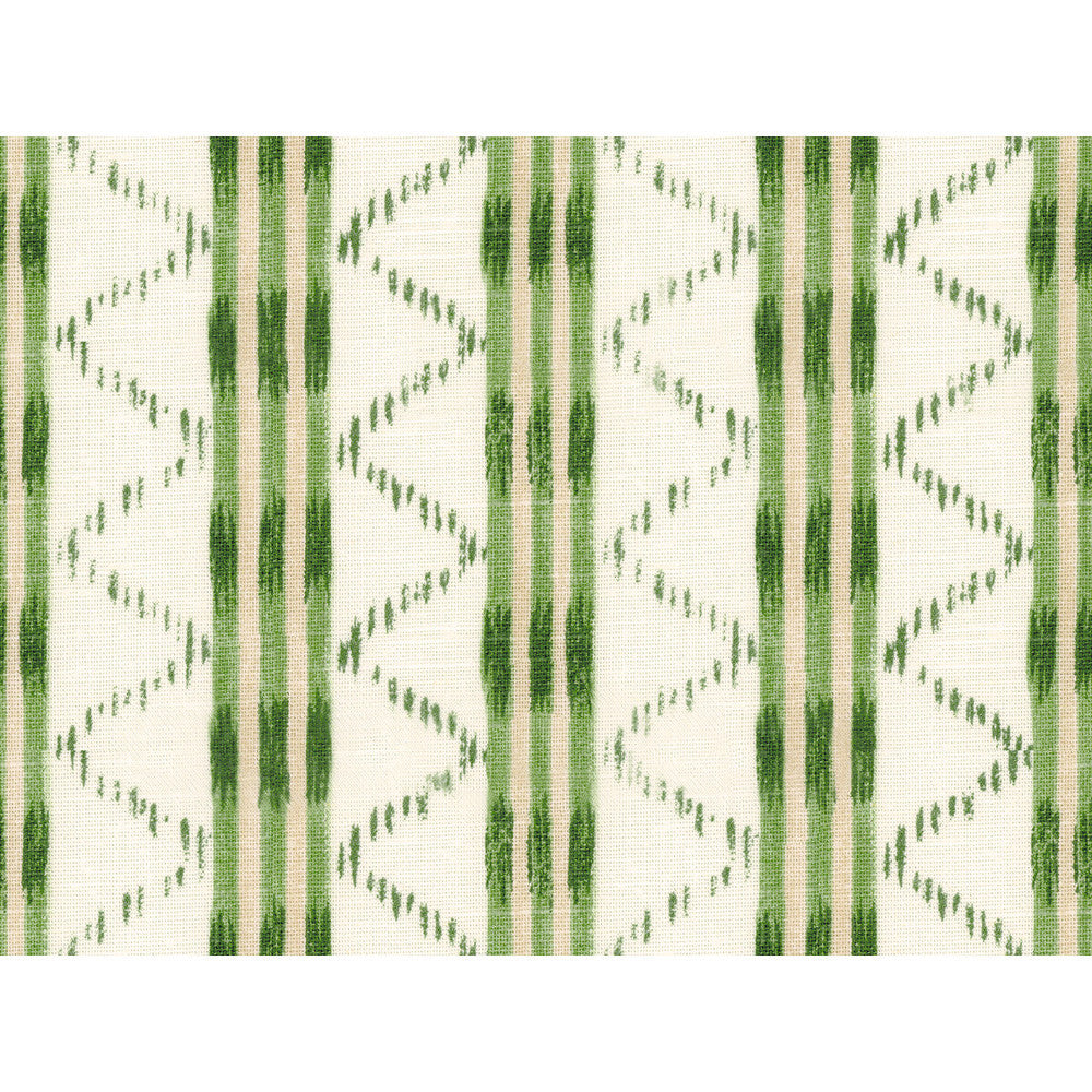 Makassar Green by Lee Jofa Fabric Lee Jofa Fabric Makassar GreenFabric OSCAR DE LA RENTA III COTTON - 89%;FLAX - 11% United States </p><p>Repeat: H: 9.5, V: 0 54 - Fabric Carolina -