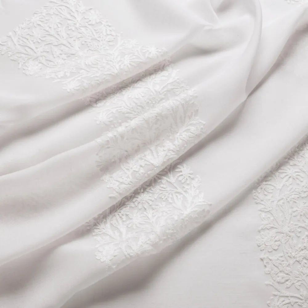 7914 Blackthorn Stripe Sheer 1 Bleach by Wmah Designer Fabric 7914 Blackthorn Stripe Sheer 1 Bleach by Wmah Fabric WILLIAM MORRIS AT HOME DOVECOTE VOL 1 57%POL 32%SVI 11%LIN India Horizontal: 18.5 and Vertical: 9 106 in - Fabric Carolina -
