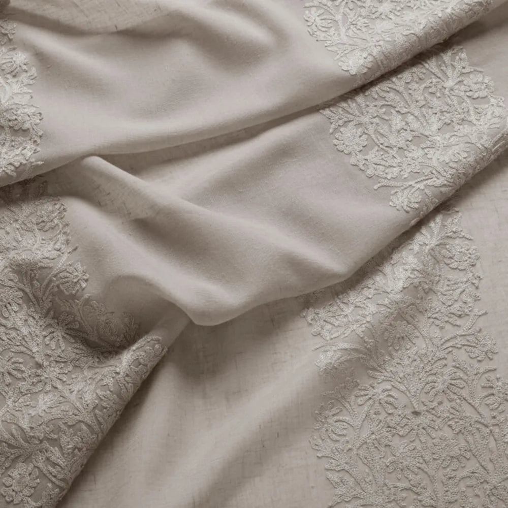 7914 Blackthorn Stripe Sheer 2 Hemp by Wmah Designer Fabric 7914 Blackthorn Stripe Sheer 2 Hemp by Wmah Fabric WILLIAM MORRIS AT HOME DOVECOTE VOL 1 57%POL 32%SVI 11%LIN India Horizontal: 18.5 and Vertical: 9 106 in - Fabric Carolina -