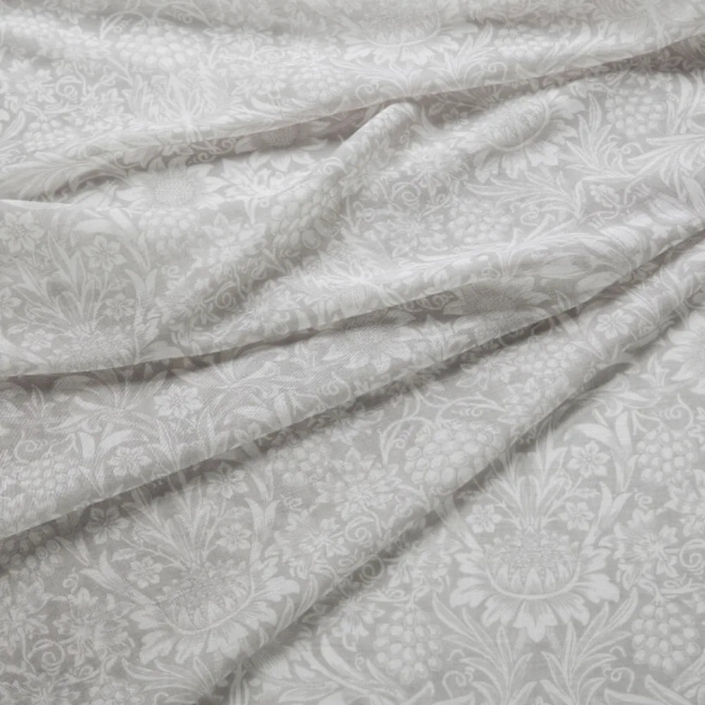 7922 Sunflower Sheer 3 Ash by Wmah Designer Fabric 7922 Sunflower Sheer 3 Ash by Wmah Fabric WILLIAM MORRIS AT HOME DOVECOTE VOL 1 52%COT 48%LIN Turkey Horizontal: 13.75 and Vertical: 11.875 118 in - Fabric Carolina -