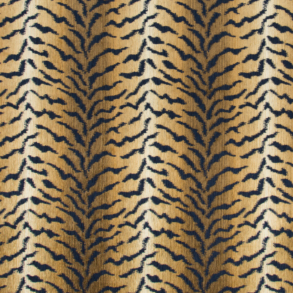 Kravet Design 35010-516 by Kravet Design Fabric Kravet Design Fabric Kravet Design 35010-516Fabric PERFORMANCE CRYPTON HOME RAYON - 48%;POLYESTER - 39%;COTTON - 13% United States </p><p>Repeat: H: 13.938, V: 14 55.5 - Fabric Carolina -