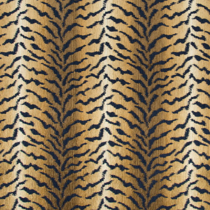 Kravet Design 35010-516 by Kravet Design Fabric Kravet Design Fabric Kravet Design 35010-516Fabric PERFORMANCE CRYPTON HOME RAYON - 48%;POLYESTER - 39%;COTTON - 13% United States </p><p>Repeat: H: 13.938, V: 14 55.5 - Fabric Carolina -
