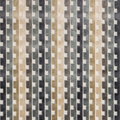 36450.1611.0 by Kravet Fabric Kravet Fabric 36450.1611.0Fabric VISCOSE - 46%;RECYCLED COTTON - 31%;POLYESTER - 23% Belgium </p><p>Repeat: H: 9.125, V: 3 53.5 - Fabric Carolina -