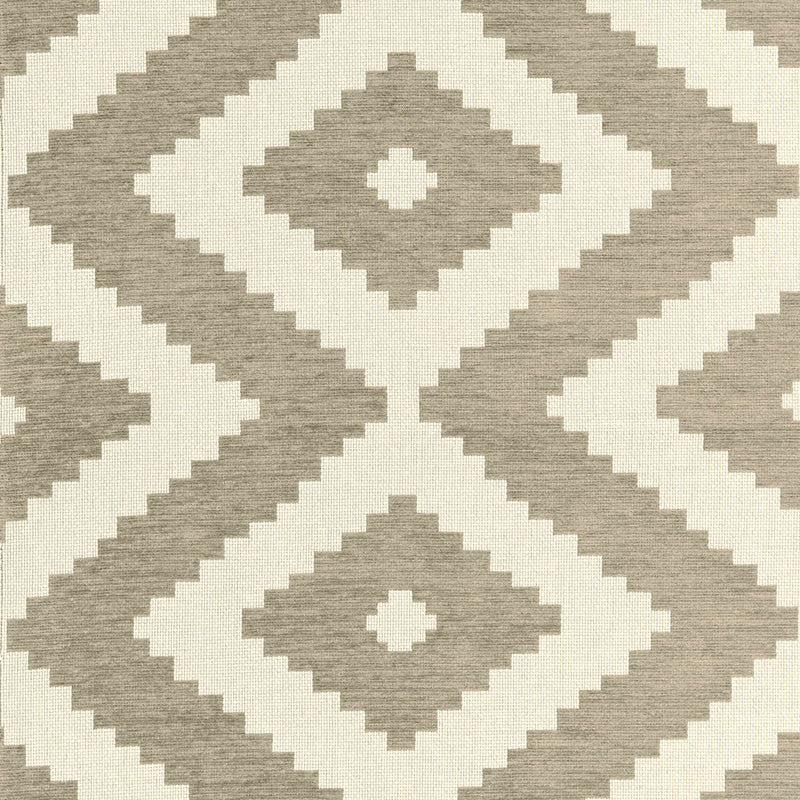 Vail Chenille Driftwood 66761 by Schumacher Fabric Schumacher Fabric Vail Chenille Driftwood 66761Fabric COTTON 100% UNITED STATES OF AMERICA </p><p>Repeat: H: HORZ. 26" (66CM) , V: VERT. 14" (36CM) 51.5 - Fabric Carolina -