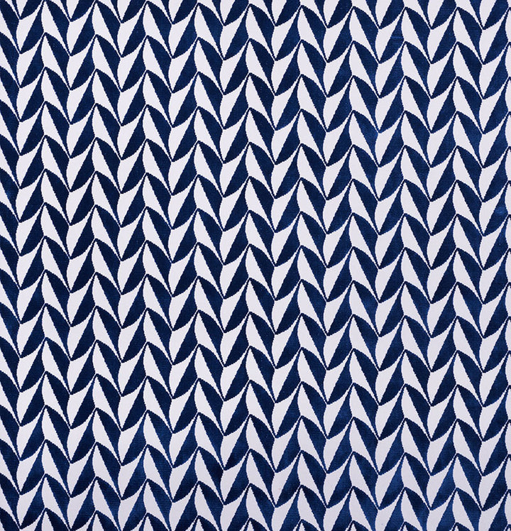 Spades Blue 71231 by Schumacher Fabric Schumacher Fabric Spades Blue 71231Fabric COTTON 89% UNITED STATES OF AMERICA </p><p>Repeat: H: HORZ. 2 1/2" (6CM) , V: VERT. 1 3/4" (4CM) 50.5 - Fabric Carolina -