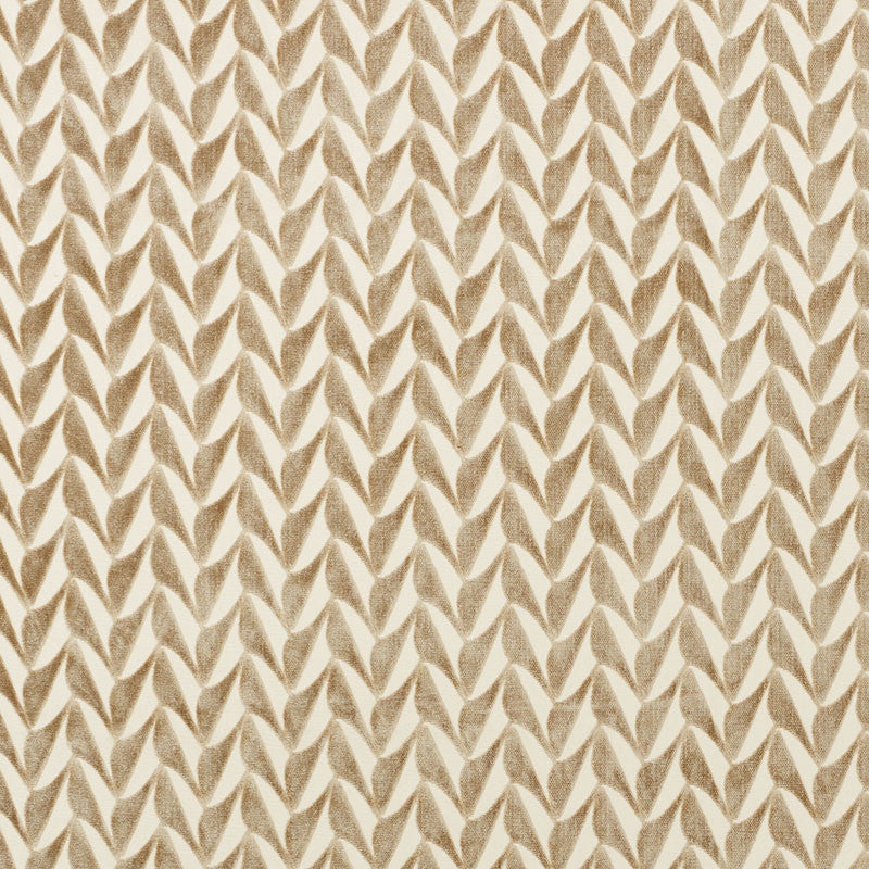 Spades Natural 71233 by Schumacher Fabric Schumacher Fabric Spades Natural 71233Fabric COTTON 89% UNITED STATES OF AMERICA </p><p>Repeat: H: HORZ. 2 1/2" (6CM) , V: VERT. 1 3/4" (4CM) 50.5 - Fabric Carolina -