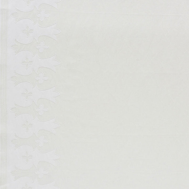 Bergama White & Ivory 74180 by Schumacher Designer Fabric OTTOMAN CHIC LINEN 50% COTTON 45% INDIA MARTINDALE 15,000 </p><p>Repeat: Horizontal: 52 3/4" (134CM) and Vertical: 5" (13CM) 52.75 - Swanky Fabrics -