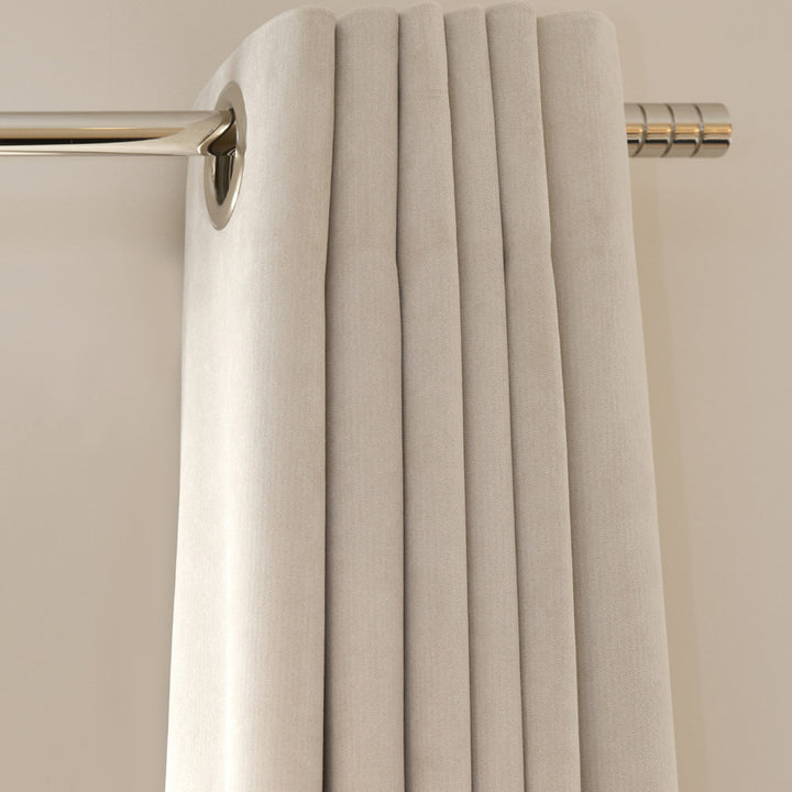 91518 Linit White by Greenhouse Designer Fabric 70% Polyester, 30% Cotton Lustre Finish, Back-Filled 125Yds/Rl, 500 Yds/Case Thailand </p><p>Repeat: None 54" - Swanky Fabrics -