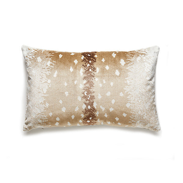 Antelope Lumbar Pillow/Sahara by Scalamandre Pillow Scalamandre Pillow Antelope Lumbar Pillow/SaharaPillow 76% VISCOSE 24% ACRYLIC USA </p><p>Repeat: H: , V: - Fabric Carolina -