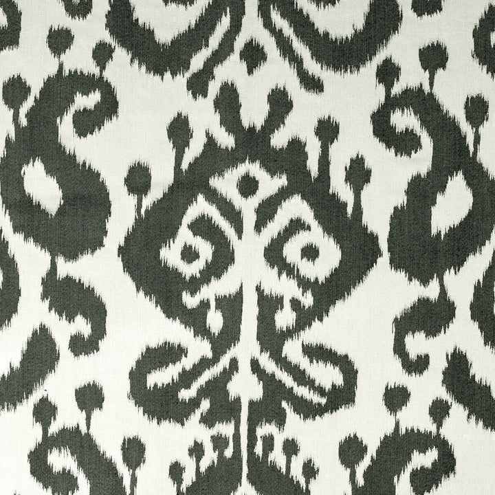 Bw1018 Black/White by Clarke And Clarke Fabric Clarke And Clarke Fabric Bw1018 Black/WhiteFabric CLARKE & CLARKE BLACK + WHITE VISCOSE - 92%;NYLON - 8% Morocco </p><p>Repeat: H: 27.5, V: 28.75 55 - Fabric Carolina -