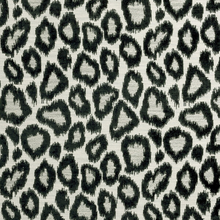 Bw1039 Black/White by Clarke And Clarke Fabric Clarke And Clarke Fabric Bw1039 Black/WhiteFabric CLARKE & CLARKE BLACK + WHITE VISCOSE - 62%;POLYESTER - 34%;LINEN - 4% Turkey </p><p>Repeat: H: 13.78, V: 13.78 55 - Fabric Carolina -
