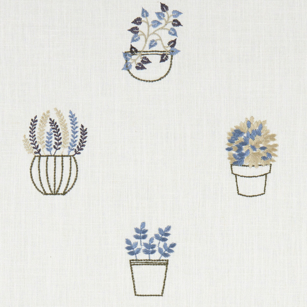 Hidcote Denim by Clarke And Clarke Fabric Clarke And Clarke Fabric Hidcote DenimFabric CLARKE & CLARKE AVEBURY India </p><p>Repeat: H: 16.54, V: 18.5 54 - Fabric Carolina -
