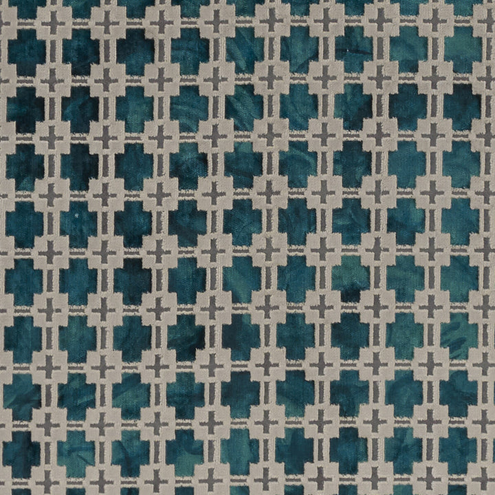 Maui Kingfisher by Clarke And Clarke Fabric Clarke And Clarke Fabric Maui KingfisherFabric CLARKE & CLARKE EXOTICA VISCOSE - 48%;LINEN - 21%;POLYESTER - 19%;COTTON - 12% India </p><p>Repeat: H: 1.5, V: 1.875 54 - Fabric Carolina -