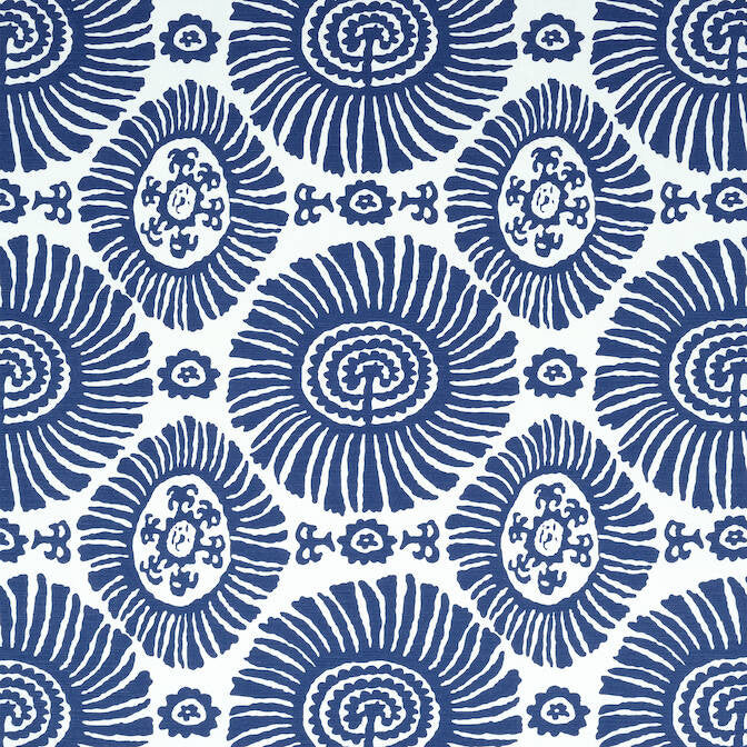 Solis Navy F910083 by Thibaut Fabric Thibaut Fabric Solis Navy F910083Fabric Tropics Fabric Book 52% Cotton, 48% Linen ITALY </p><p>Repeat: V: 12.5 54 - Fabric Carolina -