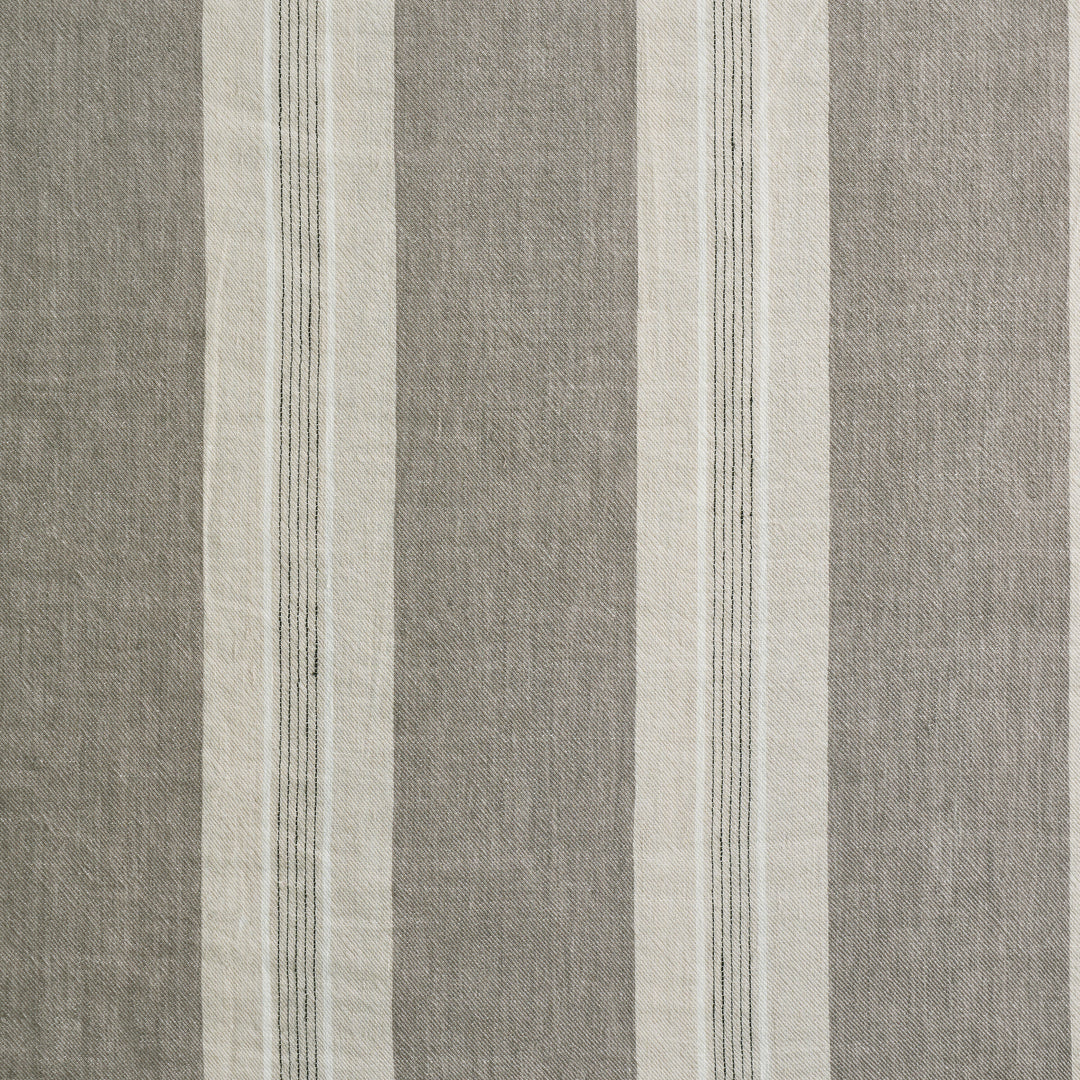 Guideline 3 Acorn by Marcus William Designer Fabric Guideline 3 Acorn by Marcus William Fabric KAI/MARCUS WILLIAM ANNELI 50%COT 50%LIN Turkey Horizontal: 0 and Vertical: 6.5 118 in - Fabric Carolina -