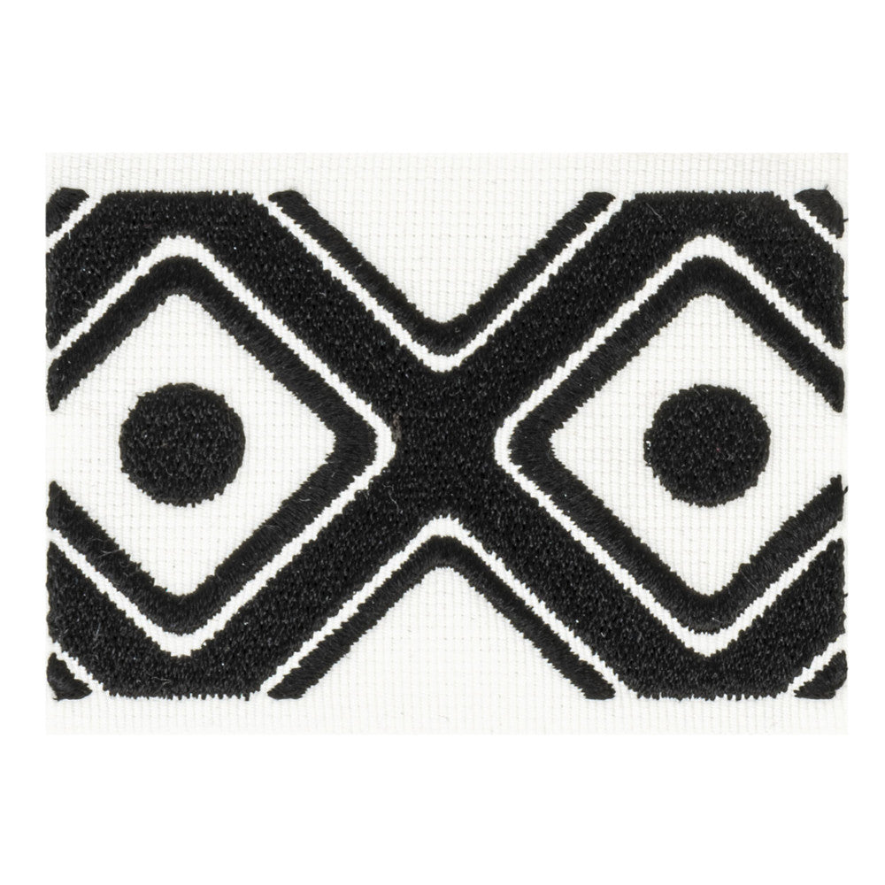 Hallmark 1 Onyx by Stout Trim Stout Trim Hallmark 1 OnyxTrim VISIONS OF COLOR TRIM 48%SVI 34%POL 10%OTH 8%COT TURKEY </p><p>Repeat: H: 2.375, V: 0.000 3.2 in - Fabric Carolina -