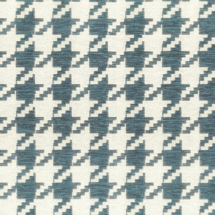Oneill 1 Harbor by Stout Designer Fabric LIVING IS EASY CHAMBRAY/NAVY 67%POL 33%COT MEXICO PERFORMANCE RATED FABRIC WYZENBEEK 30 000 DOUBLE RUB WEAR TEST (HEAVY DUTY) </p><p>Repeat: 1.25 56 in - Swanky Fabrics -