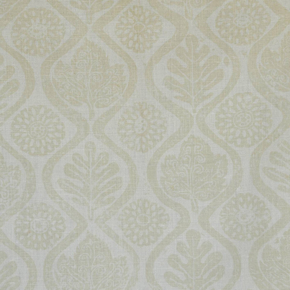 Oakleaves Beige by Lee Jofa Wallcovering Lee Jofa Wallcovering Oakleaves BeigeWallcovering BLITHFIELD PAPER - 100% United Kingdom </p><p>Repeat: H: 44, V: 31.5 51 - Fabric Carolina -