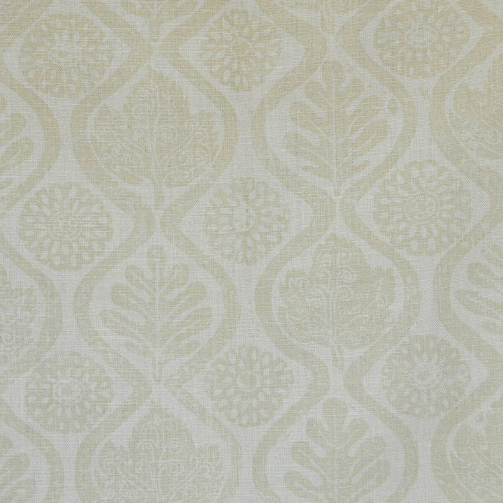 Oakleaves Beige by Lee Jofa Wallcovering Lee Jofa Wallcovering Oakleaves BeigeWallcovering BLITHFIELD PAPER - 100% United Kingdom </p><p>Repeat: H: 44, V: 31.5 51 - Fabric Carolina -