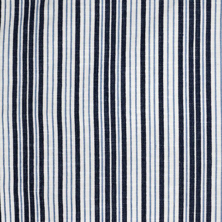S3780 Fountain by Greenhouse Designer Fabric 62.54% Polyester, 16.64% Rayon, 13.05% Polyester, 7.77% Cotton USA 63,000 </p><p>Repeat: .125" H, 10.25" V 57" - Swanky Fabrics -