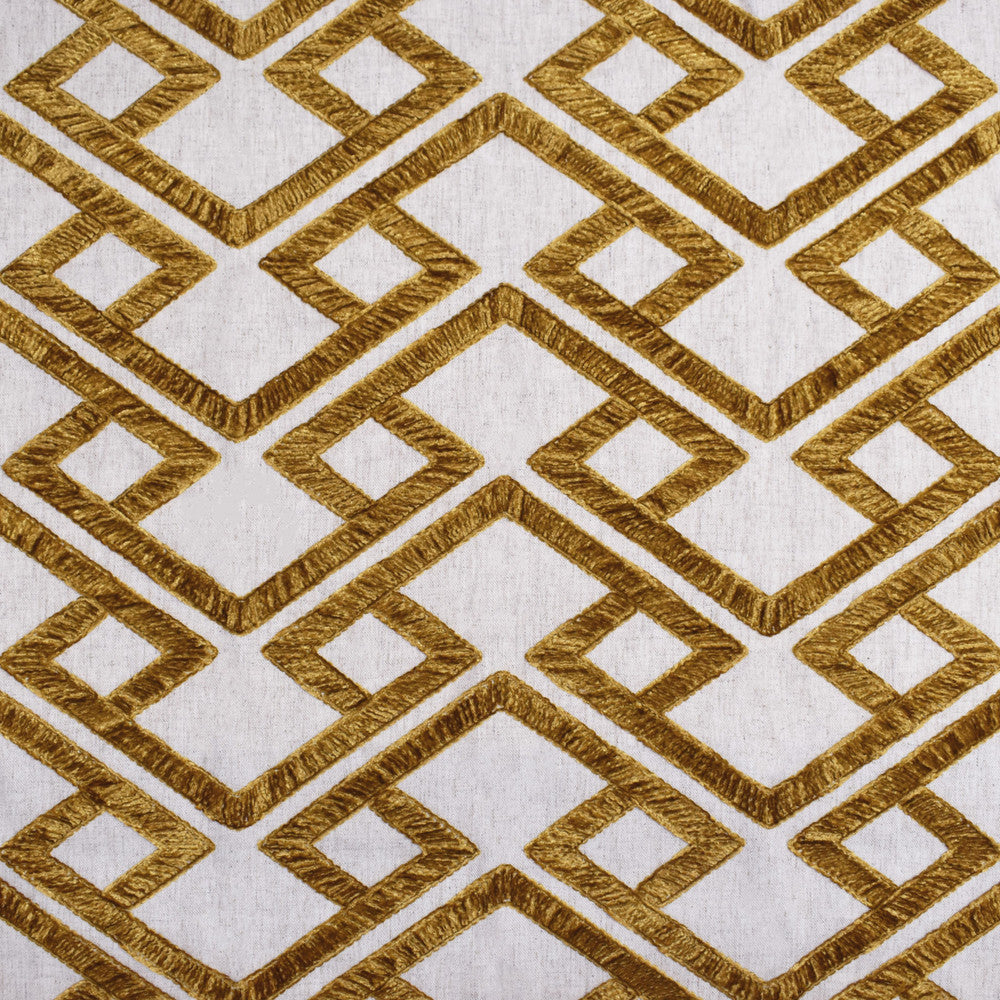 S3934 Amber by Greenhouse Designer Fabric S53: Meadow 68% Polyester, 21% Linen, 11% Cotton With 100% Polyester Embroidery India 9,000 double rubs </p><p>Repeat: 10.9" H, 4.1" V 54" - Swanky Fabrics -