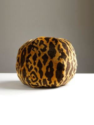 Leopardo Pillow 12 Dia - Ivory, Gold & Black SCSLEOPPILL0001 by Scalamandre Designer Pillows 60% SILK 27% COTTON 13% POLYESTER U.S.A. MEDIUM DUTY Horizontal: 33.5" and Vertical: 26" 0 - Swanky Fabrics -