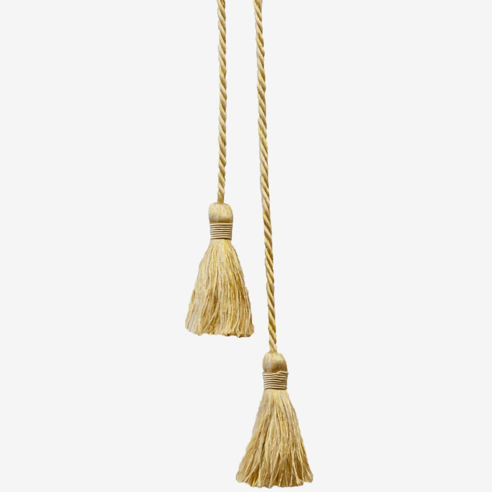 Shandell 10 Amber by Stout Designer Trim ART OF DESIGN TRIM-2 TASSEL FRINGE 100%SVI CHINA FLAME RETARDANT-N.F.P.A. 701 SMALL SCALE MARTINDALE WEAR TEST (15 000 CIRCULAR RUBS) Horizontal: 0.000 and Vertical: 0.000 3 in - Swanky Fabrics -