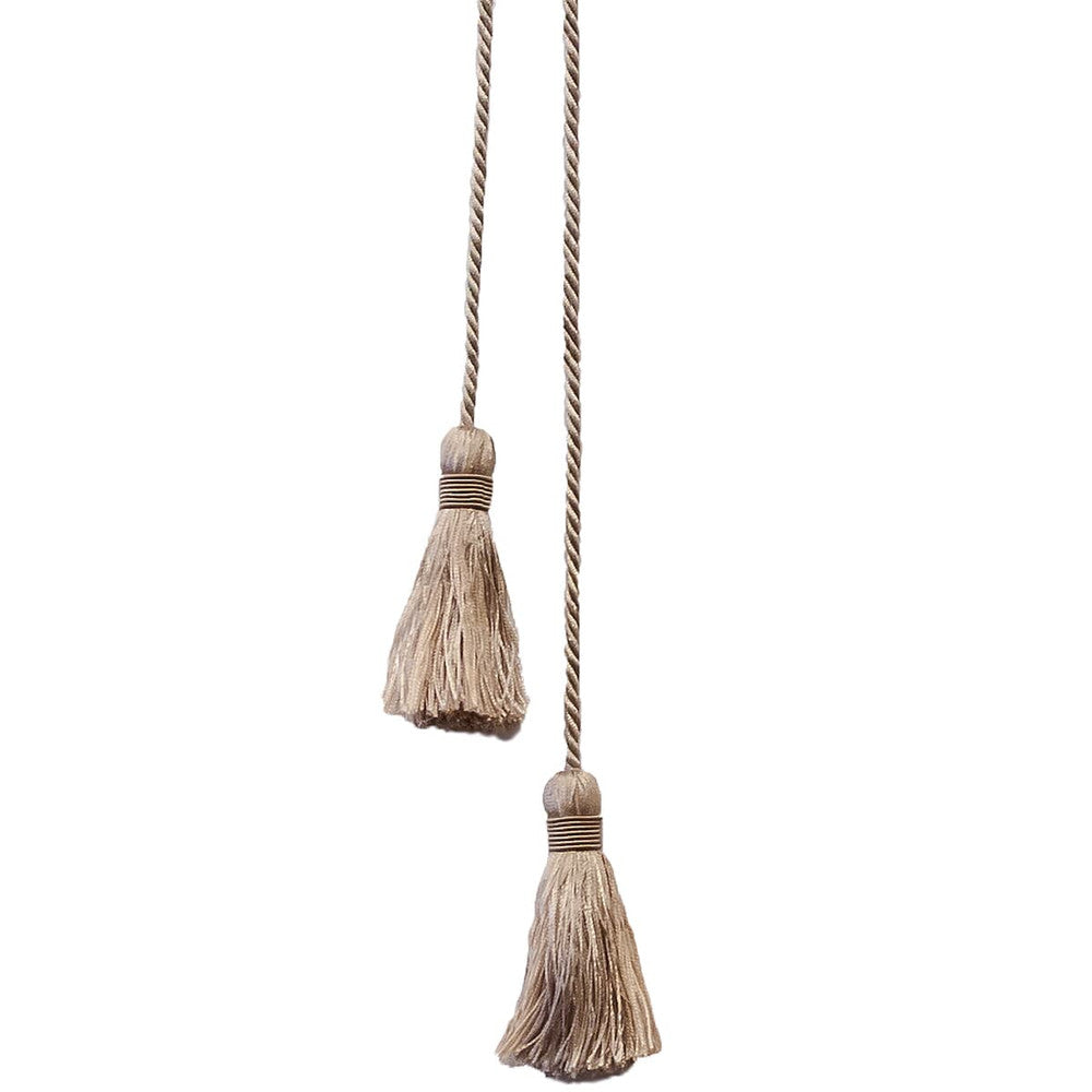 Shandell 4 Linen by Stout Trim Stout Trim Shandell 4 LinenTrim ART OF DESIGN TRIM-2 TASSEL FRINGE CHINA </p><p>Repeat: H: 0.000, V: 0.000 3 in - Fabric Carolina -