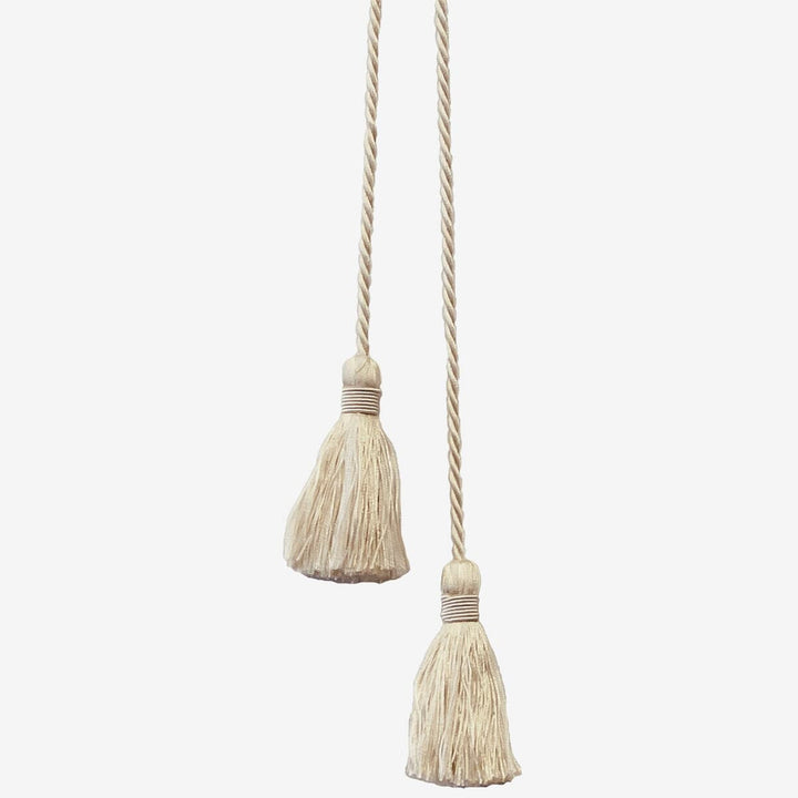 Shandell 6 Vanilla by Stout Designer Trim ART OF DESIGN TRIM-2 TASSEL FRINGE 100%SVI CHINA </p><p>Repeat: 0 3 in - Swanky Fabrics -