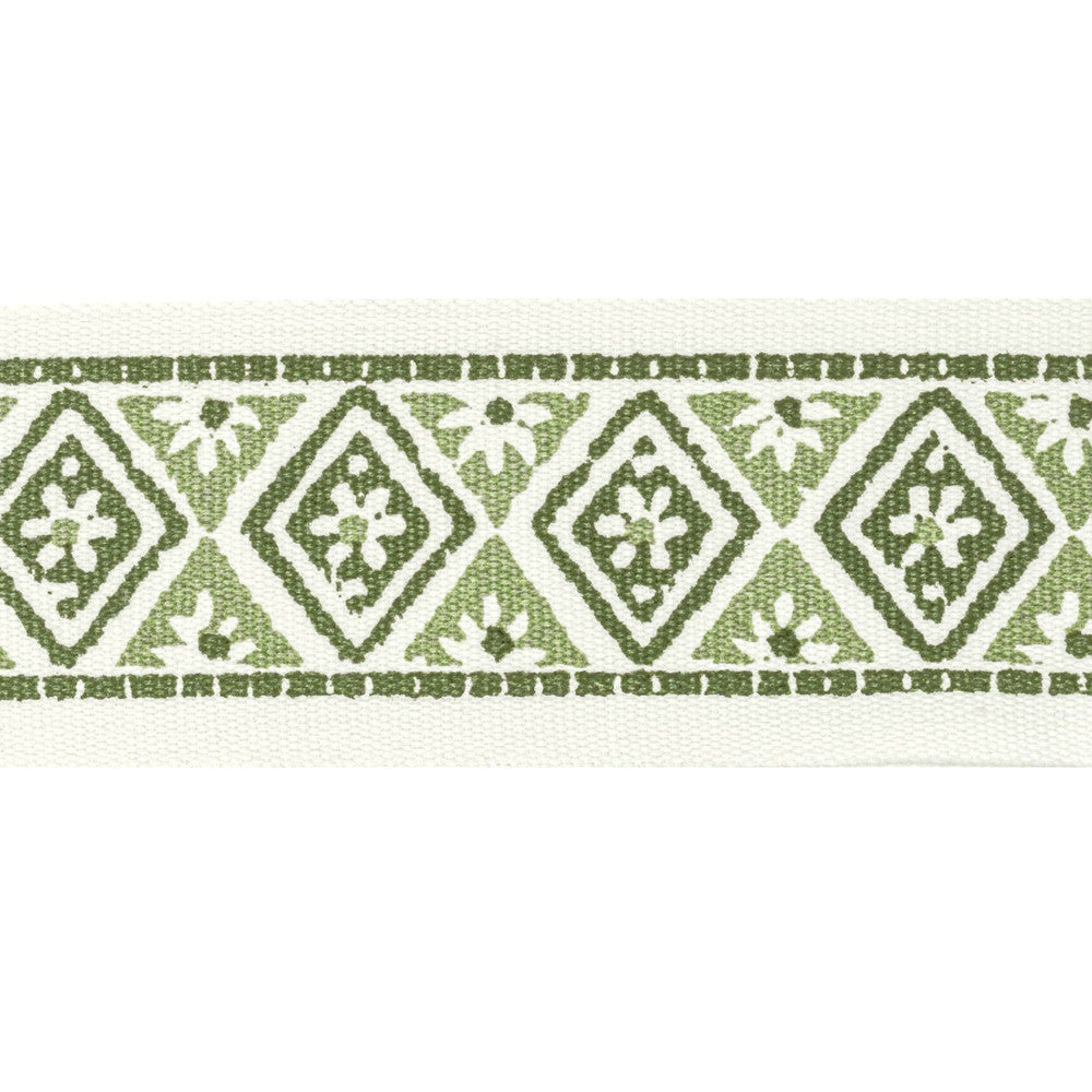 Shenandoah Tape 4 Clover by Stout Trim Stout Trim Shenandoah Tape 4 CloverTrim NATURAL BEAUTY TRIM INDIA </p><p>Repeat: H: 2.500, V: 1.500 2.5 in - Fabric Carolina -