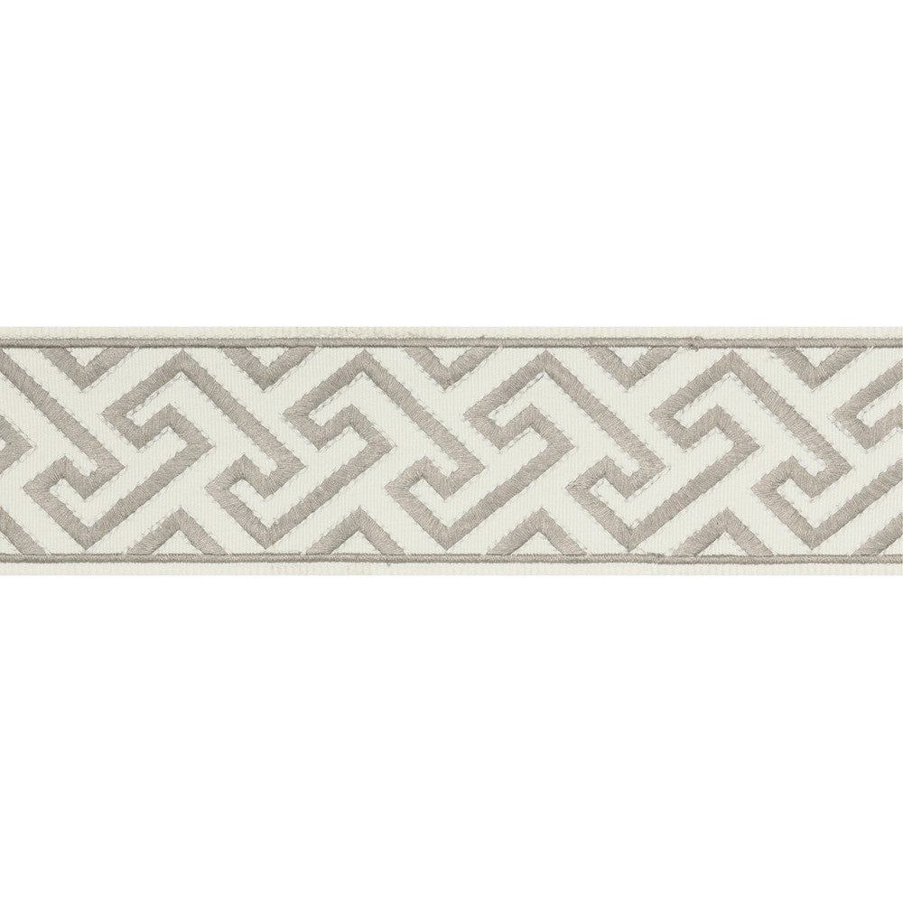 Sanchi Tape Oyster by Brunschwig & Fils Trim Brunschwig & Fils Trim Sanchi Tape OysterTrim TREILLIS PASSEMENTERIE POLYESTER - 100% India </p><p>Repeat: H: 2.37, V: 1.77 2.37 - Fabric Carolina -