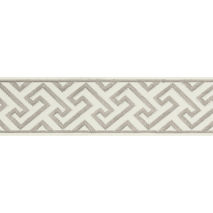 Sanchi Tape Oyster by Brunschwig & Fils Trim Brunschwig & Fils Trim Sanchi Tape OysterTrim TREILLIS PASSEMENTERIE POLYESTER - 100% India </p><p>Repeat: H: 2.37, V: 1.77 2.37 - Fabric Carolina -