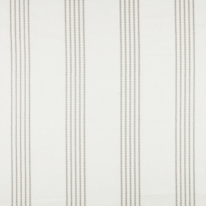 Tapster 3 Platinum by Marcus William Fabric Marcus William Fabric Tapster 3 PlatinumFabric KAI/MARCUS WILLIAM LINNAE VOLUME I 54%POL 46%COT %BEMB INDIA </p><p>Repeat: H: 7.625, V: 0.000 54 in - Fabric Carolina -