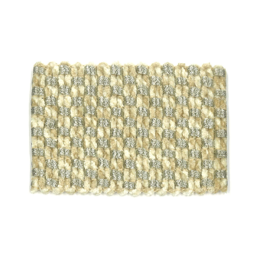 Twinge 2 Raffia by Stout Trim Stout Trim Twinge 2 RaffiaTrim NEW WORLD TRIM VOLUME II CHINA </p><p>Repeat: H: 0.500, V: 0.000 2.25 in - Fabric Carolina -