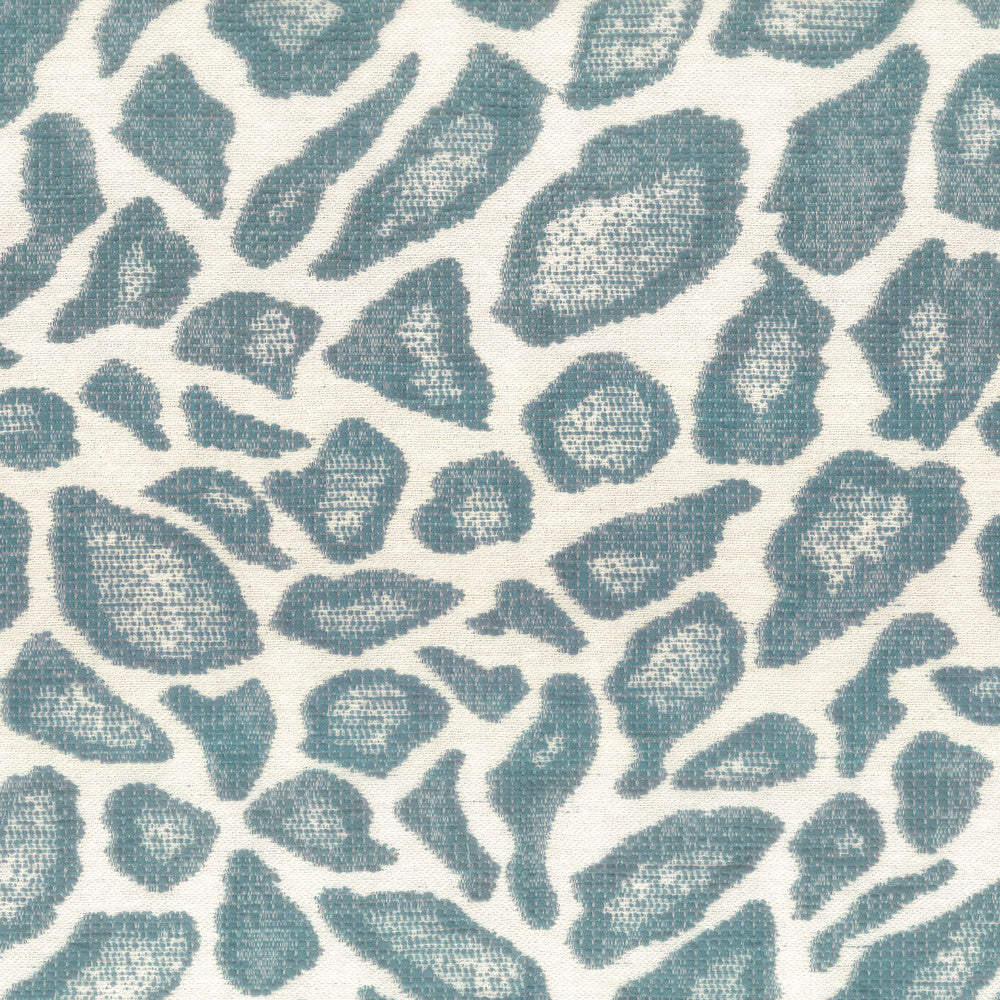Verbena 1 Delft by Stout Fabric Stout Fabric Verbena 1 DelftFabric LIVING IS EASY CHAMBRAY/NAVY USA </p><p>Repeat: H: 14.250, V: 24.500 55.75 in - Fabric Carolina -