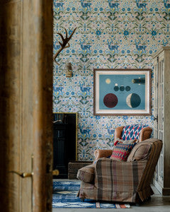 Mind The Gap Wallpaper DER KÖNIG Light Blue Wallpaper (WP20706)
