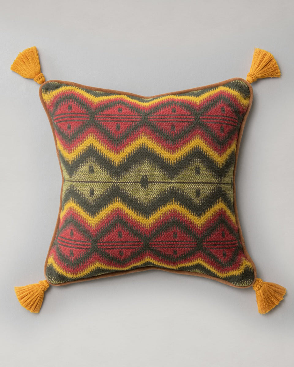 Pyramidenspitze pillow by Mind the Gap (LC40181), front