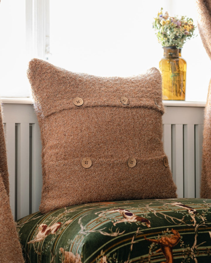 Decke pillow by Mind the Gap (LC40185), view 5