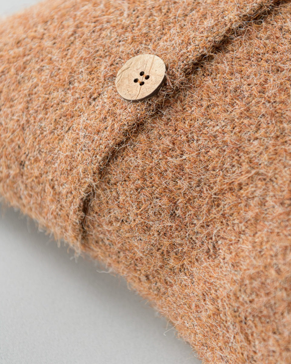 Decke pillow by Mind the Gap (LC40185), view 3