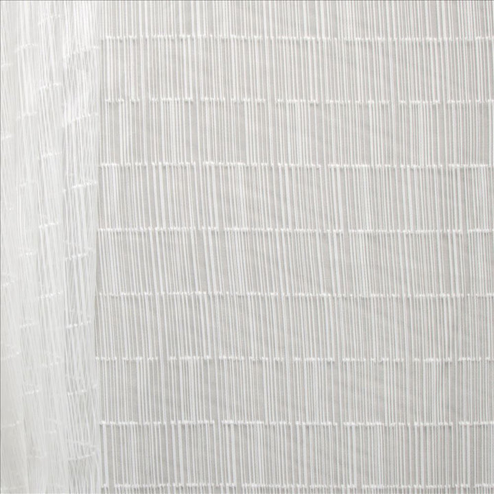 Peggy Snow by Kasmir Designer Fabric 1465 100% Polyester
 CHINA Not Tested </p><p>Repeat: Horizontal: 4 1/8 inches and Vertical: 2 inches 118 - Swanky Fabrics -